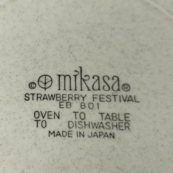 Vintage MIKASA Strawberry Festival Dinner Plate 10 3/4" EB 801 Pattern Set Of 2 - Picture 3 of 9